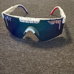 Merika Pit Viper Speckled Sunglasses